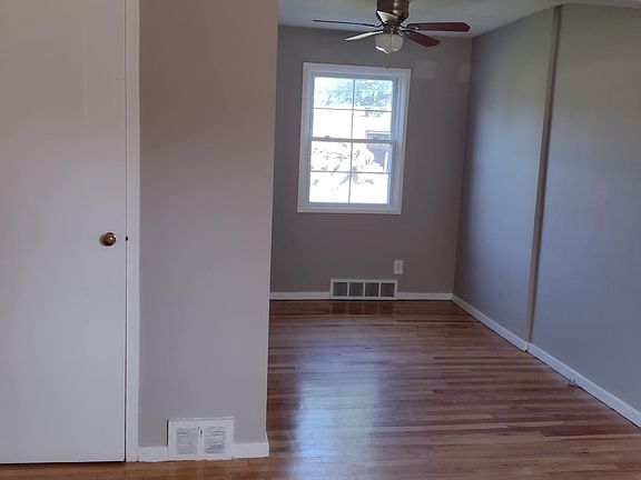 3rd image of 431 Clearview Dr APT C