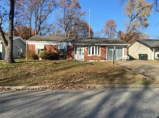 207 Primrose Ln, Fairview Heights, IL 62208