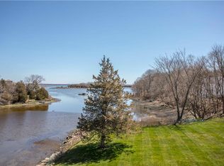 40 Web Ave APT 7, North Kingstown, RI 02852