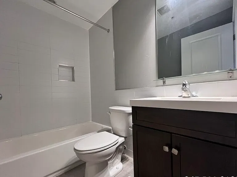 531 N Budd St #3B — Photo 7