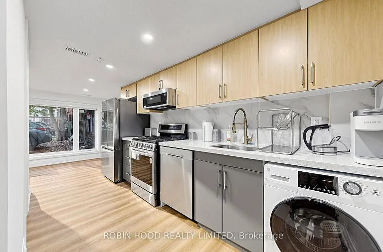 8 Laxton Ave #2 — Photo 3