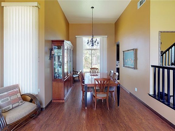 5th image of 1464 Floral Park St