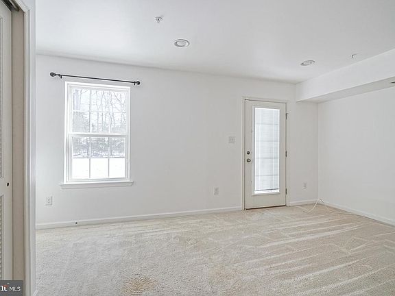 4th image of 17 Iron Gate Rd