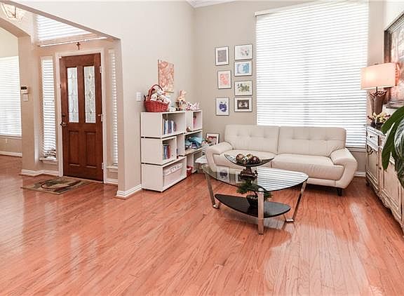 5th image of 8513 Loomis Dr