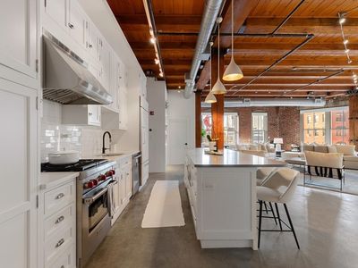 35 Channel Center St Unit 402, Boston, MA, 02210