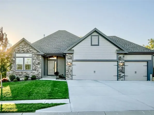 9330 N Ditzler Ave, Kansas City, MO 64157