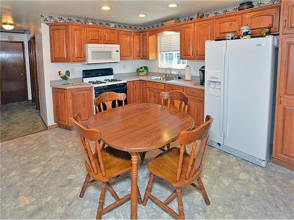 2nd image of 125 Vetter Dr