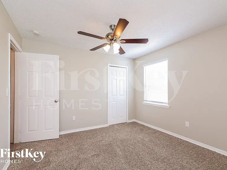 3789 Huntwicke Blvd — Photo 12