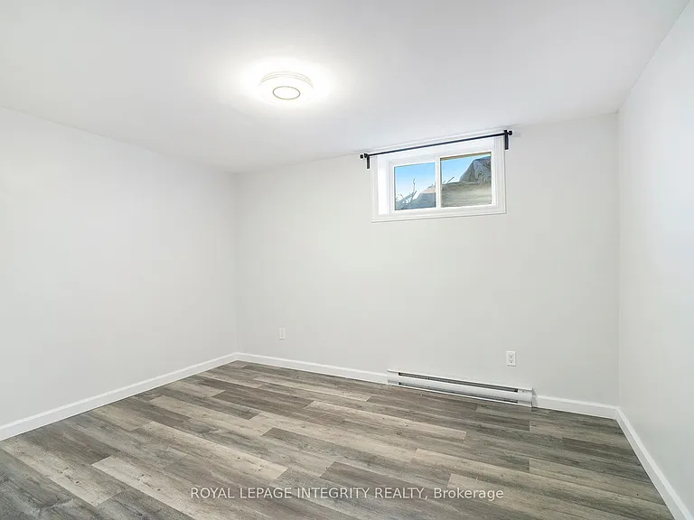 22 Dollard St #B — Photo 12
