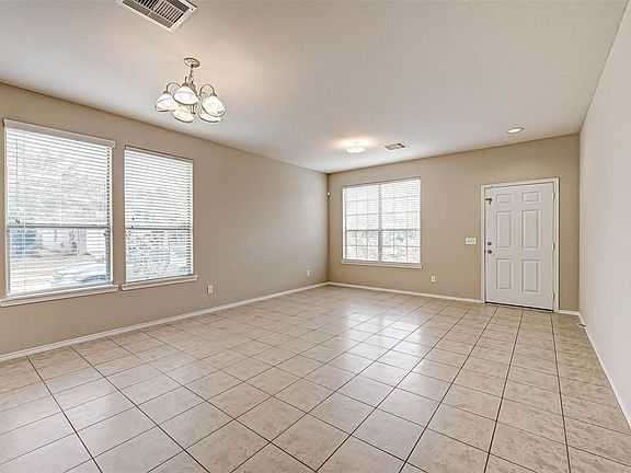 5th image of 19902 Roycroft Ln