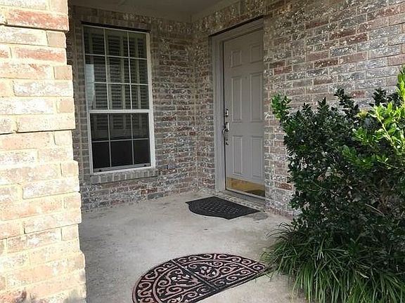 2nd image of 1103 Twin Lakes Dr