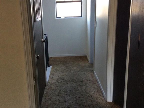 5th image of 814 Lesa St