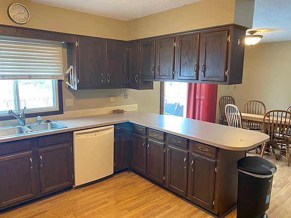 3rd image of 1706 Canary Dr