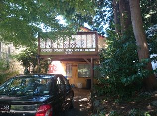 207 18th Ave, Seattle, WA 98122