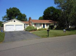 17 Hannum Brook Dr, Easthampton, MA 01027