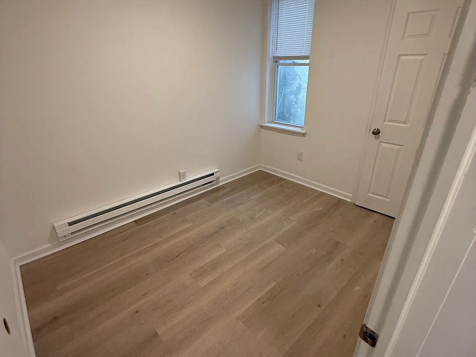 3 bed, 1036 sqft, $1,600 — Photo 4