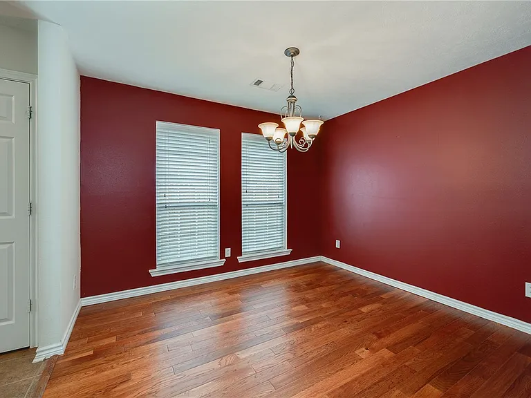 1207 Portsmouth Ct — Photo 14