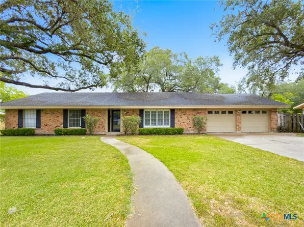 2201 College Dr, Victoria, TX 77901