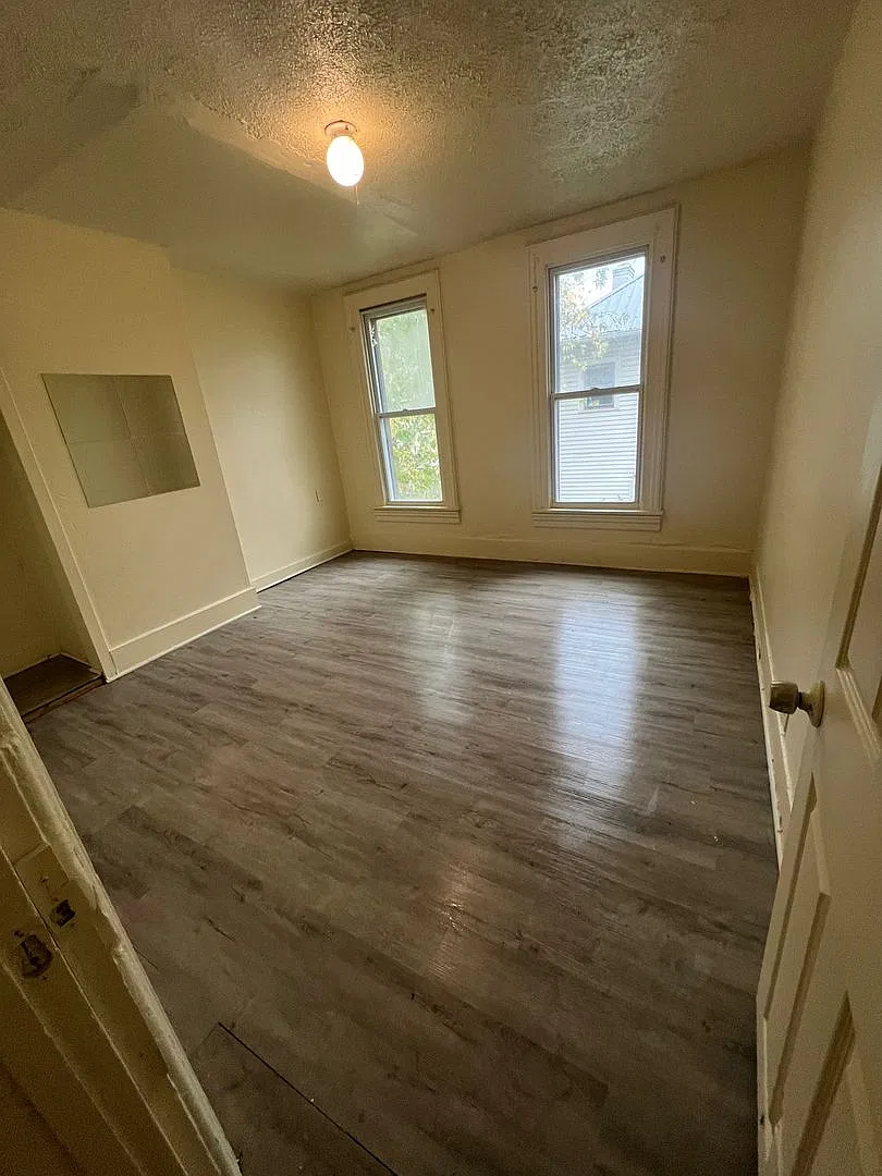 294 W Church St — Photo 3