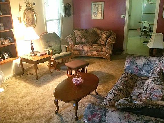 3rd image of 311 Davy Ln