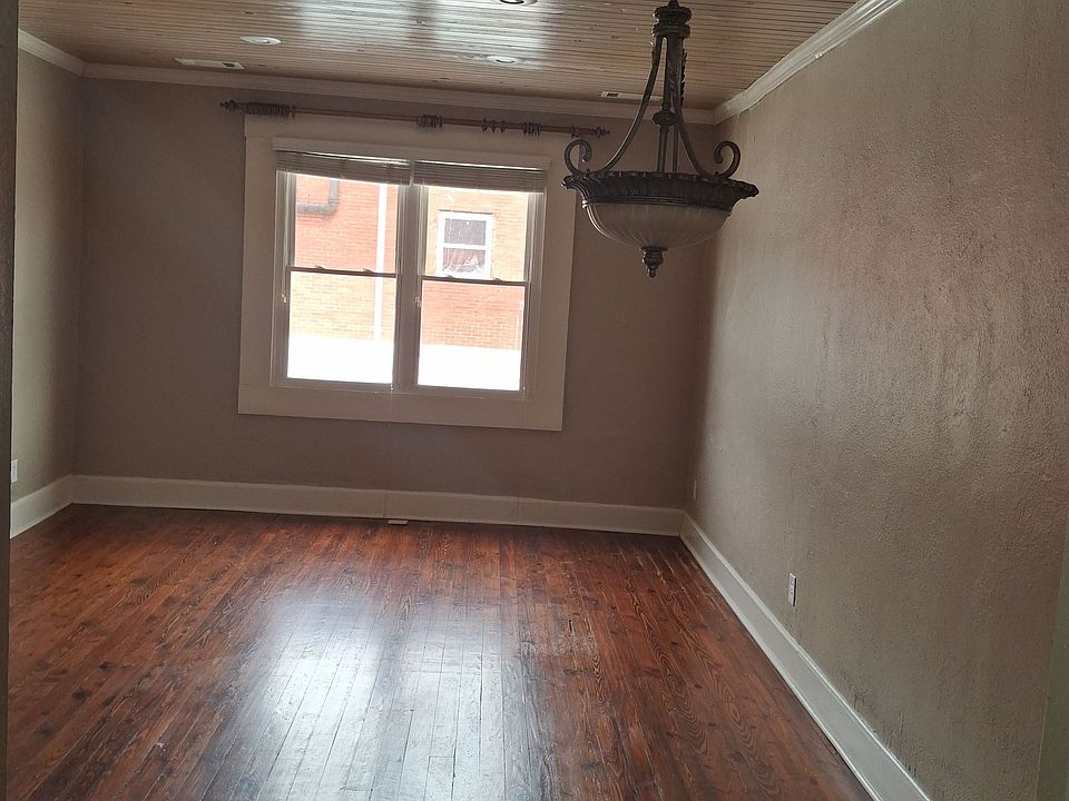 1st image of 105 Ocoee St Unit 4