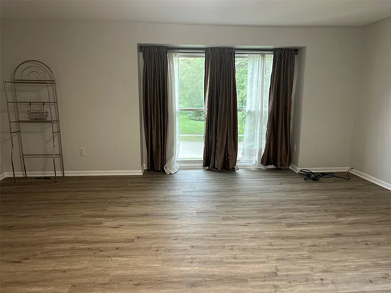 2081 Babcock Dr — Photo 15