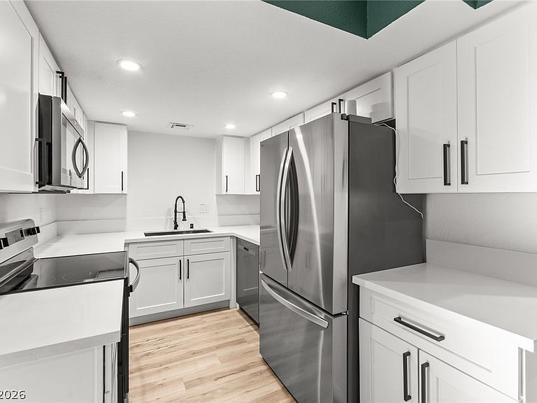 2431 Old Forge Ln APT 104, Winchester, NV