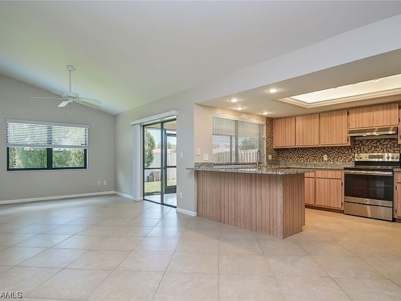 3rd image of 9937 Vanillaleaf St