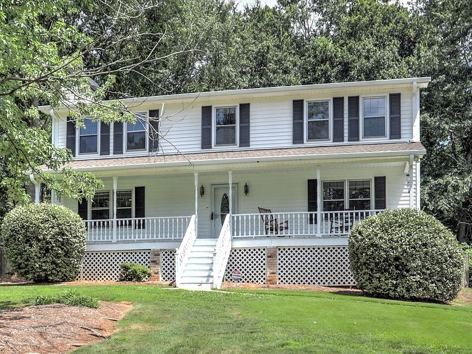 1st image of 3165 Bouchard Way NE