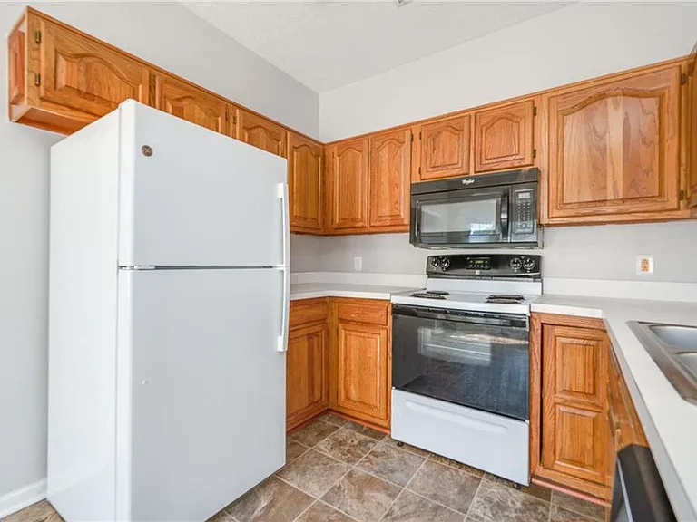 850 Worcester Way — Photo 9