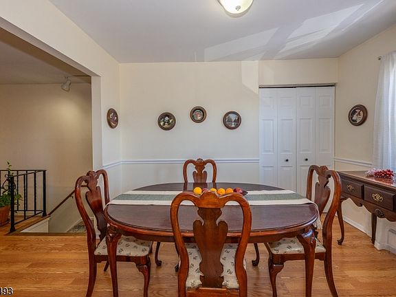 4th image of 1146 Valley Rd #2A