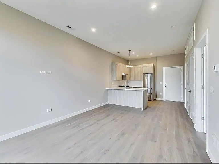 3757 N Sheffield Ave #390 — Photo 3
