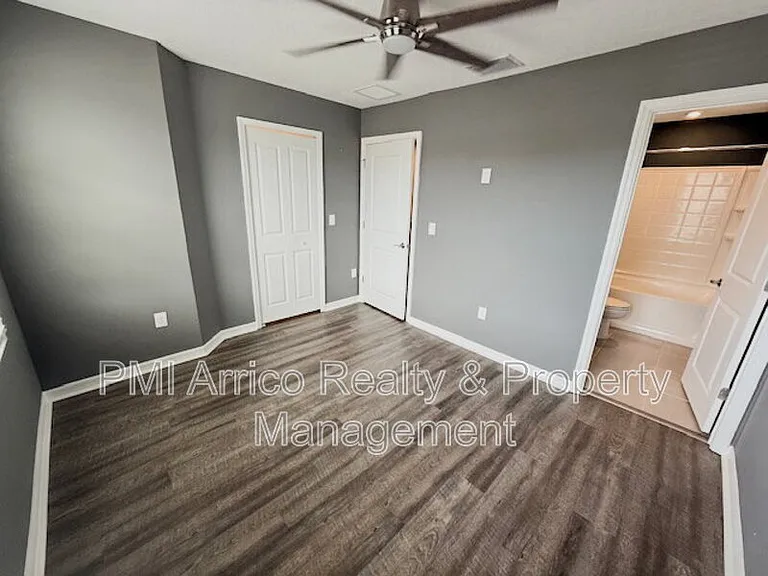 6334 Fairmont Ln — Photo 18