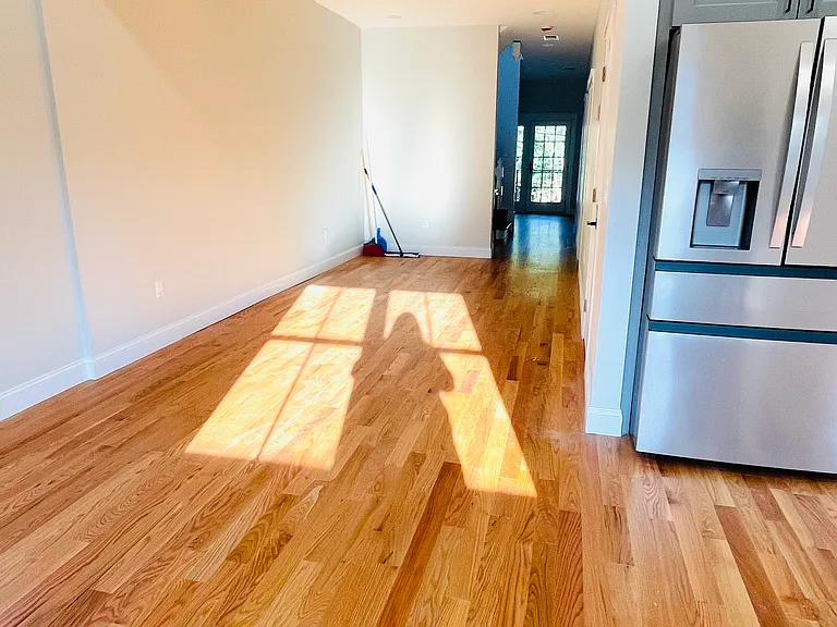 16 Putnam St #2 — Photo 4