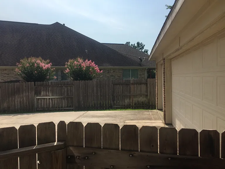 14207 Parable Ln — Photo 31