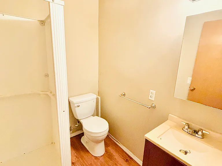 407 NE 189th Ct — Photo 2