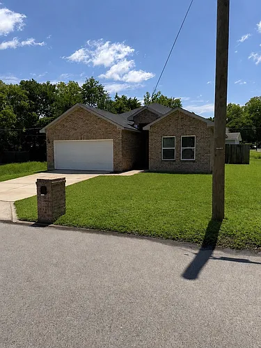 1421 Jones St Photo 1