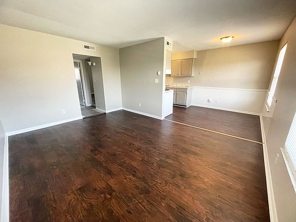 3rd image of 9713 Hudson Ln APT 4