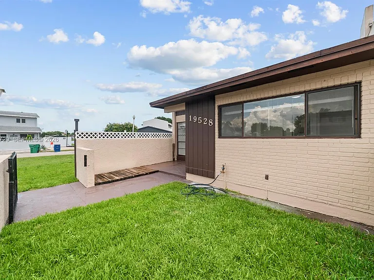 19528 NW 55th Circle Pl #19528 — Photo 4