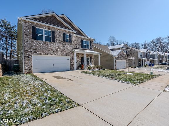 3rd image of 352 Hayley Marie Ln