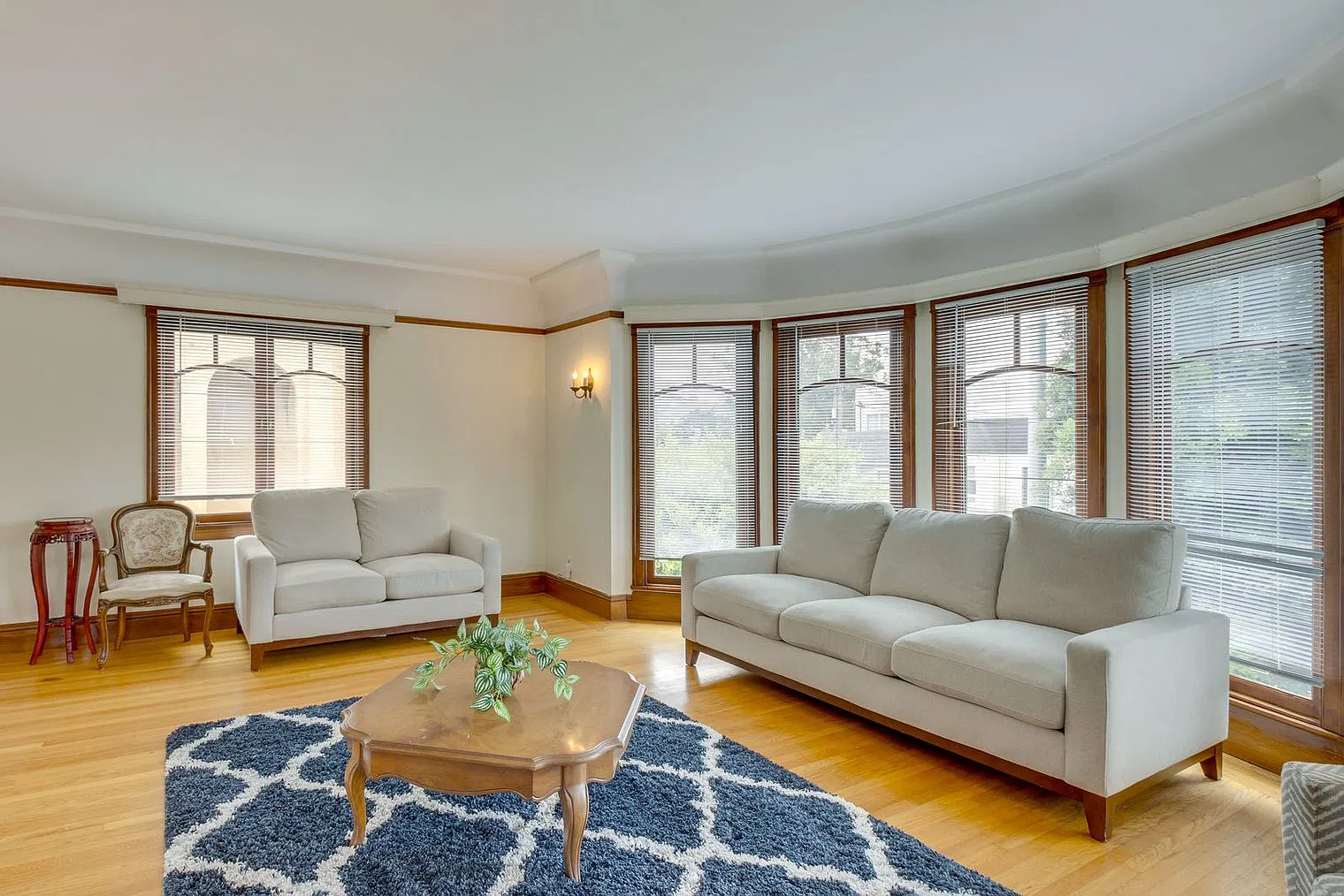 3 bed, 1.0 bath, 1797 sqft, $9,739 — Photo 3
