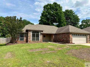 518 E Greenfield Dr, Wake Village, TX 75501