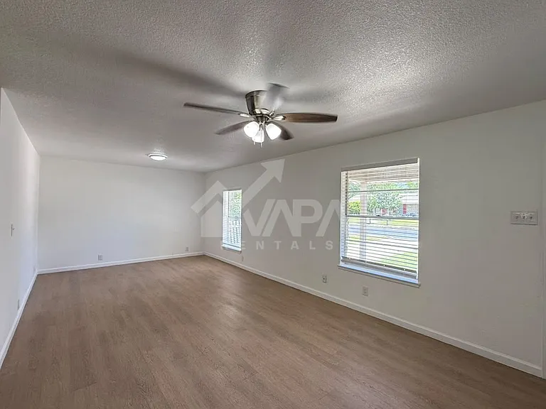 5014 Galahad Dr — Photo 6
