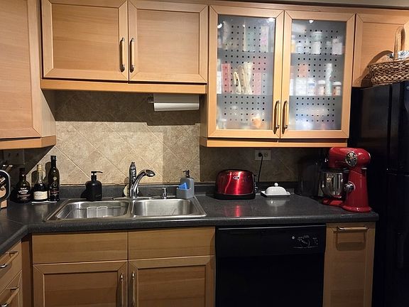 3rd image of 7323 Blackburn Ave APT 206