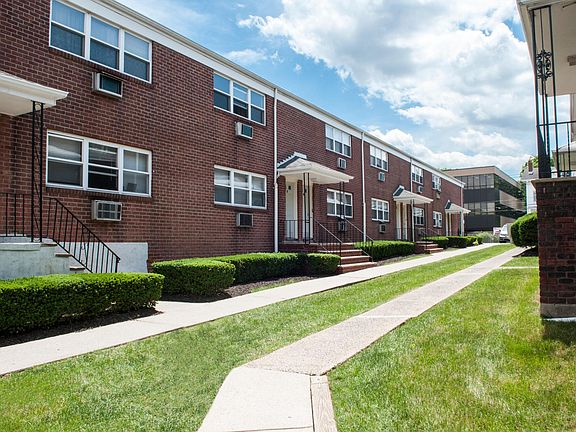 2nd image of 84 Essex St APT 11A