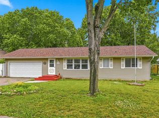 925 Roosevelt St, River Falls, WI 54022