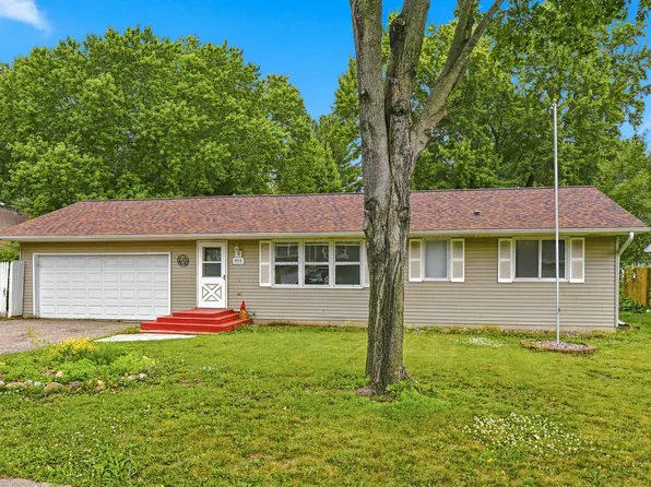 925 Roosevelt St, River Falls, WI 54022