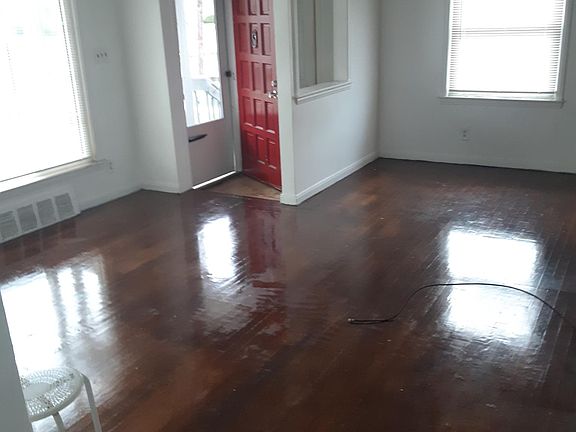 2nd image of 23041 Ithaca Ave