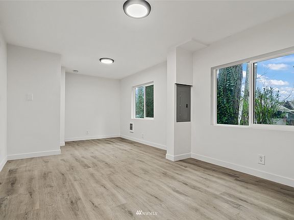 4th image of 4215 S 378th St