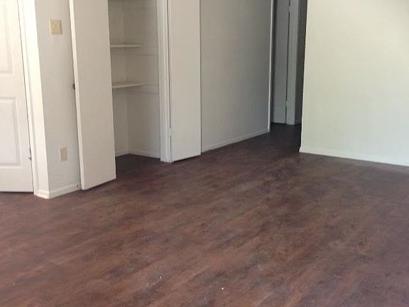 4th image of 2826 Majestic Dr